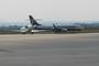 Samoloty linii Lufthansa i Ryanair na płycie lotniska w Jasionce. Fot. Adam Cyło