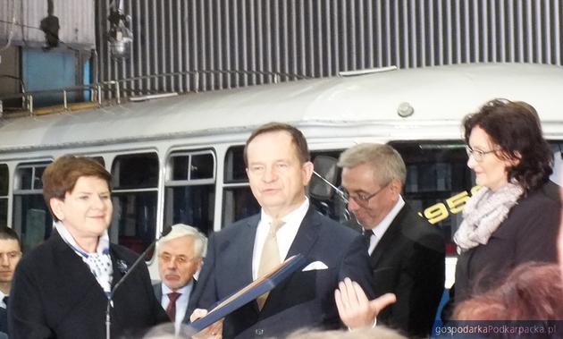 Od lewej premier Beata Szydło, marszałek Władysław Ortyl, burmistrz Sanoka Tadeusz Pióro oraz wojewoda Ewa Leniart