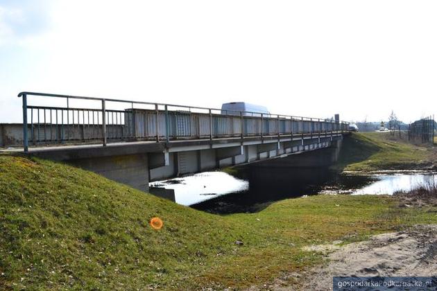 Opóźnienie na przebudowie mostu w Przyszowie