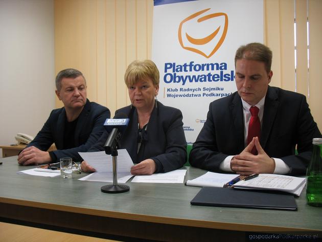 Od lewej Krzysztof Kłak, Teresa Kubas-Hul i Sławomir Miklicz. Fot. Adam Cyło