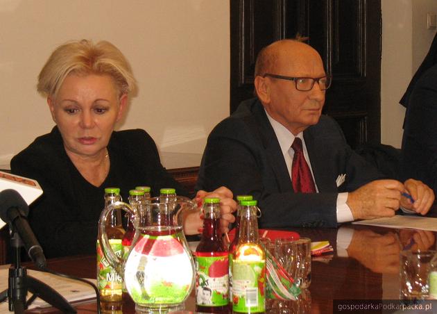 Posłanka Krystyna Skowrońska z prezydentem Rzeszowa Tadeuszem Ferencem podczas konferencji na temat utworzenia Urzędu Celno-Skarbowego. Fot. Adam Cyło