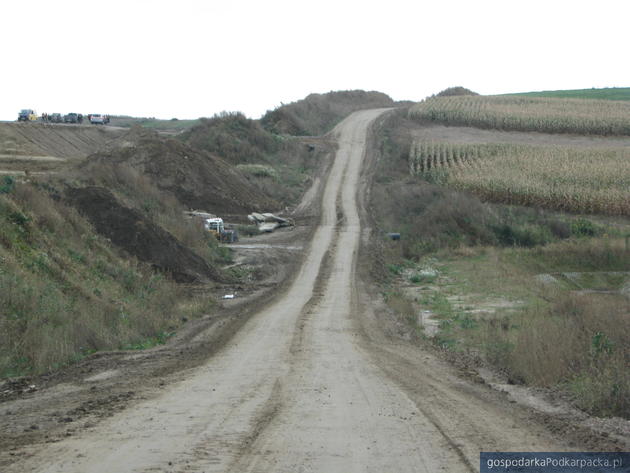 Na ceny gruntów rolnych ma wpływ także budowa autostrad. Na zdj. okolice Jarosławia, fot. Adam Cyło