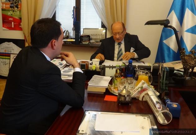 Prezydent Tadeusz Ferenc w swoim gabinecie