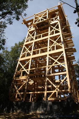 Kończy się budowa wieży widokowej na Górze Cergowa