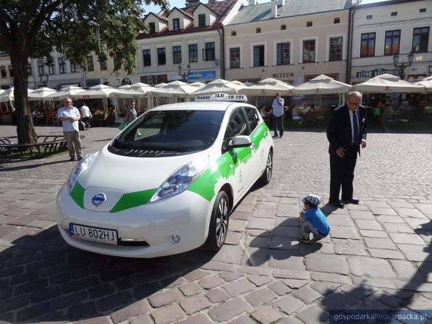 Elektryczna taksówka już jeździ po Rzeszowie