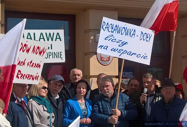 Wicewojewoda Lucyna Podhalicz spotkała się z protestującymi