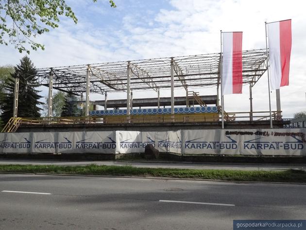 Zerwana umowa na budowę basenu przy Matuszczaka w Rzeszowie