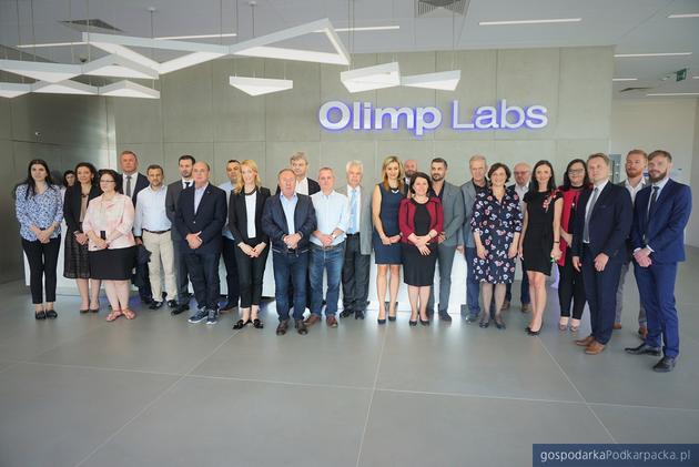 Wizyta ministrów krajów bałkańskich w Olimp Laboratories 