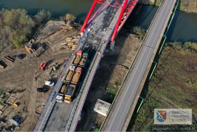 Most w Straszęcinie już po próbach obciążeniowych