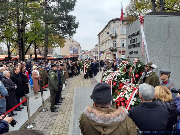 Oficjalnie odsłonięcie pomnika Józefa Piłsudskiego w Rzeszowie