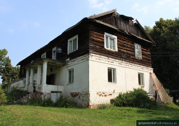 XIX-wieczny dwór w Pruchniku do remontu