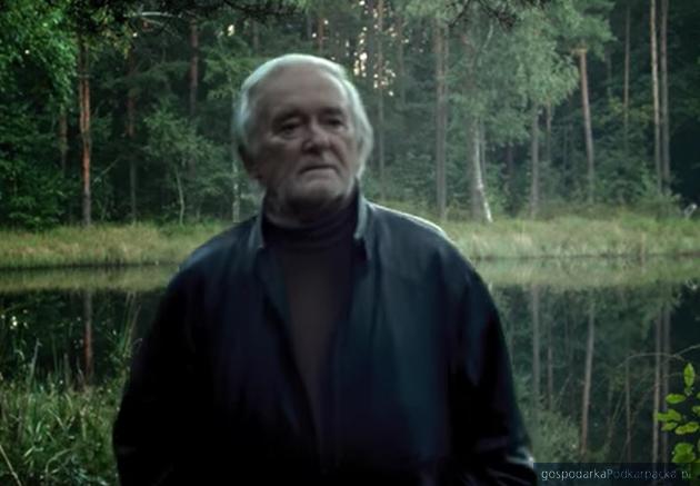 Kadr z filmu o Jerzym Dyni
