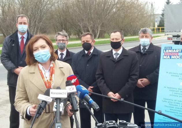 Ewa Leniart chce współpracy samorządów w sprawie poprawy jakości powietrza
