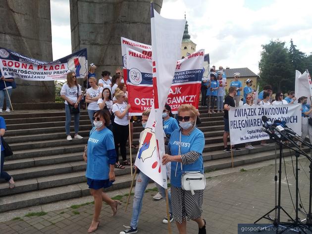 Protest pielęgniarek w centrum Rzeszowa