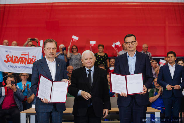 Od lewej przewodniczący Solidarności Piotr Duda, prezes PiS Jarosław Kaczyński i premier Mateusz Morawiecki
