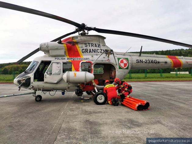 Helikopter Straży Granicznej tuż przed akcją. Fot. PSP