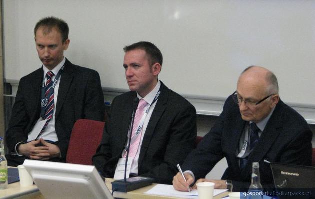Od lewej Piotr Lipka, dr Grzegorz Zając i prof. Andrzej Tomczyk. Fot. Adam Cyło