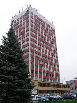 Biurowiec przy ulicy Geodetów 1, siedziba Izby Skarbowej w Rzeszowie i Podkarpackiego Urzędu Skarbowego. Fot. BIP