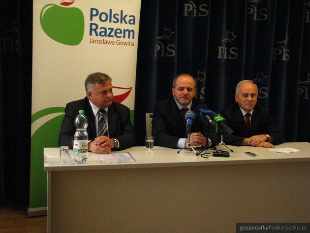 Od lewej Stanisław Kruczek, Paweł Kowal i Andrzej Szlachta. Fot. Adam Cyło