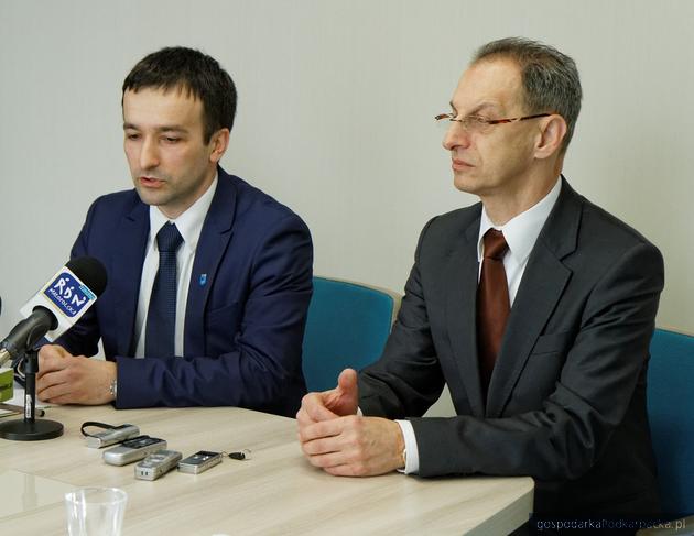 Od lewej prezydent Mielca Daniel Kozdęba i wiceprezydent Jan Myśliwiec